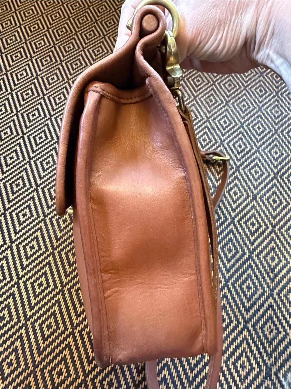 VINTAGE COACH WILLIS BAG 9927 British Tan with Brass